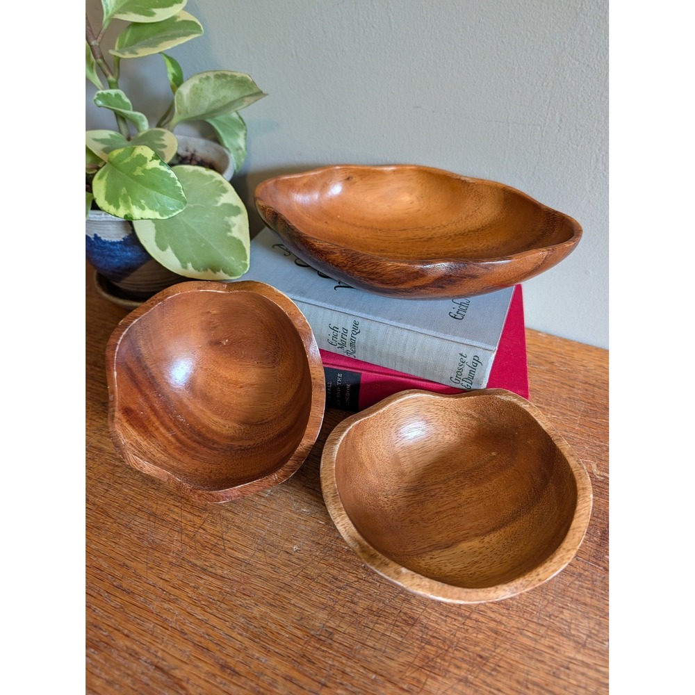 Vintage Acacia Wood Scalloped Serving Bowl Set Hand Carved Monkey Pod 3 Piece